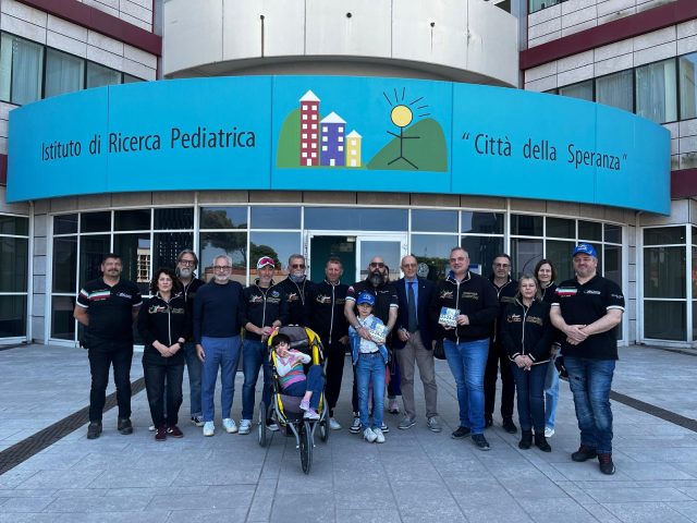 Ricerca e solidarietà: A.R.C. CCMotorday dona una nuova cappa Biohazard ai laboratori IRP