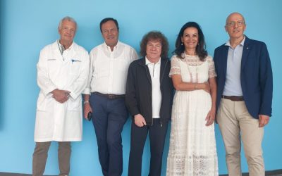 Arte e scienza insieme per la ricerca: Riccardo Cocciante in visita all’Istituto
